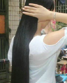 剪去女子一头整齐头发-ZY189#