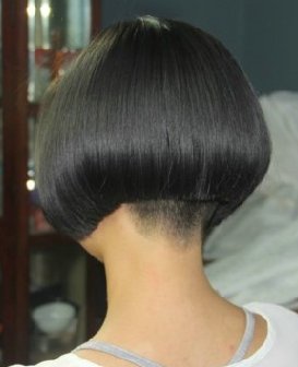 长腿妹子剪BOBO头