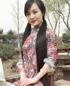 剪去大美女过腰时尚秀发