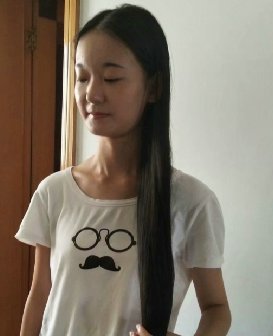 女大学生在家剪去60cm齐尾秀发-海浪1693#