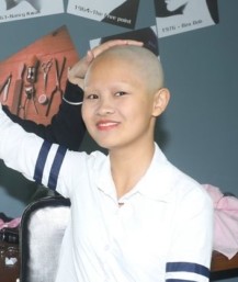 两闺蜜相约一起剃光头-芳飞1202#