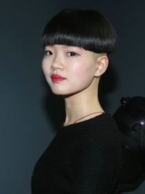 难道现在美女们都喜欢面膜-芳飞1211#