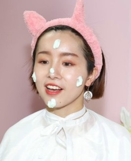 帮时尚美女洗脸刮脸-芳飞1230#