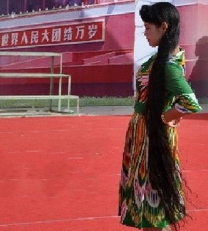 新疆喀什疏勒长发女阿米娜·吐逊1.85米长发回顾