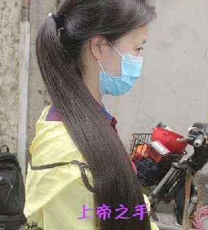室外剪去大姐80公分乌黑秀发-上帝之手1493#