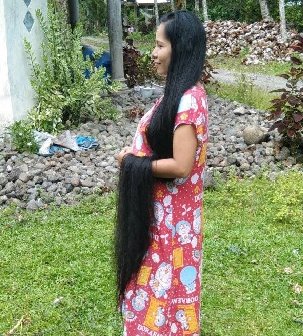 印尼长发女Engga Afriyanti及地长发图片29张