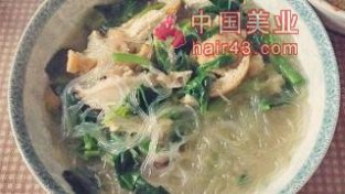 美味的菌菇菠菜汤，好吃不油腻，营养美味很可口