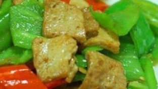 美食推荐：黄焖机块，青笋炒肉丝，越南春卷的做法