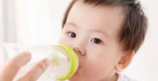 宝宝多大能喝水每天喝多少水
