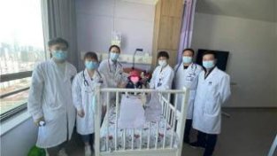 5岁男孩变成“纸片人”，对照上百种罕见病上海专家找出“真凶”