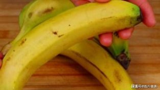 香蕉怎么做好吃？教你一个香蕉茶水的做法，好吃又健康
