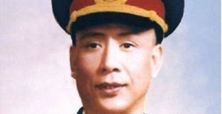 沈阳军区副司令员刘永源上街遇两名军嫂被歹徒洗劫，将军非常愤怒