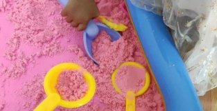 玩具沙里的世界