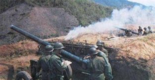对越反击战中的耻辱一幕，全团被越军打散，连长率全连向越军投降