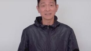 61岁刘德华为上海录加油视频被B捐，网友：我们要的是物资！