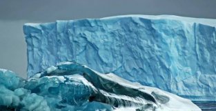 南极最大冰架融化，“大气河流”再加速，完全崩溃的风险在加大