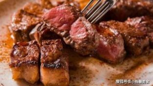 肉类和家禽类菜肴是西餐的第四道菜，牛排分级感兴趣
