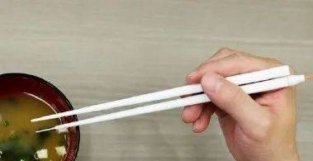 控盐降压筷子：电流刺机味觉，增加1.5倍咸味