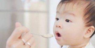 宝宝9个月进入“细嚼期”，教家长如何给宝宝科学添加辅食