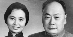 陈毅与张茜以诗定请，携手共度32年恩爱如初，晚年为何“闹离婚”