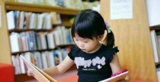 清华教授每天陪同8岁孙女读山海经，3个月后，孙女的转变让人惊讶