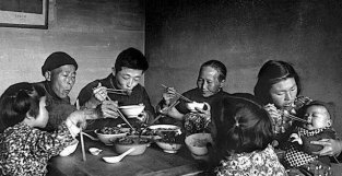 大师镜头下的中国，六十年代日常生活，走进寻常百姓家庭