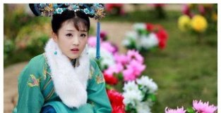 她是孝庄的姑姑，16岁嫁给皇太极，28年后成为清朝开国皇后