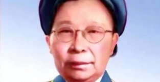 李贞：从童养媳成为新中国第一位女将军，遗嘱感动世人