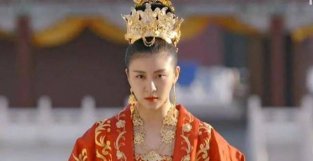 她是外国女子，却当上中国皇后，上位后的第一件事：剿灭自己母国