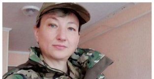 儿子被杀后，加入亚速军团的乌克兰妇女在亚速斯塔尔钢铁厂内死亡