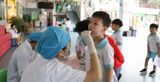 东莞桥头镇为8847名儿童免费体检 6月中旬完成