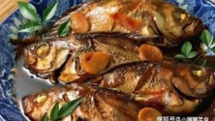 同样是烹饪一条鱼，外国人烹饪的鱼，中国吃货看了不敢动筷子