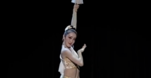 杨丽萍刷短视频选中的舞蹈女生发声：很幸运被杨老师关注，毕业后想进舞团
