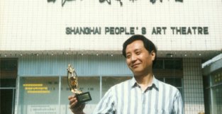 演员严翔在上海离世享年89岁，曾夺飞天奖、演《城南旧事》英子父亲