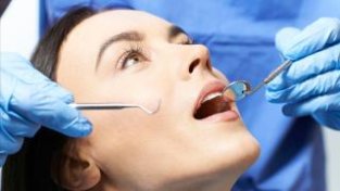 拔牙后如何预防干槽症发生？