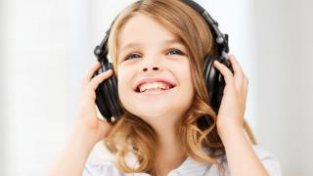 为什么戴耳机会导致听力受损？你了解吗