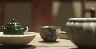 白茶小知识：泡茶时是完全沥干好，还是留根好？