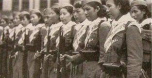 苏联士兵带日本女俘虏进山，19年生73个孩子，无法忍受下山求救