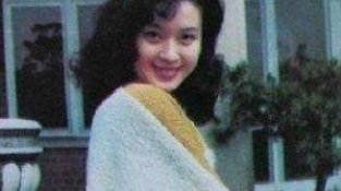 她与刘晓庆齐名，婚后抛弃丈夫和孩子，嫁小10岁男星被反抛弃！