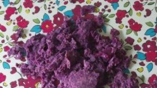 紫薯千层糕，颜SE漂亮，层次分明，口感柔软，口口增香