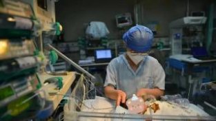 新生儿主动脉弓中断命悬一线，安贞专家成功为其“联通”大动脉