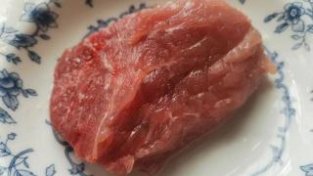 东北家常菜“葱包肉”冬季使用不但能滋补还可以预防感冒