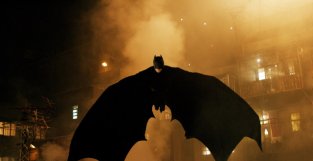 84年蝙蝠侠变迁史：这个为复仇诞生的英雄，到底有什么魅力？