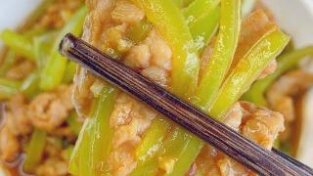 尖椒炒肉丝，有荤有素，营养全面又低脂，越吃越瘦