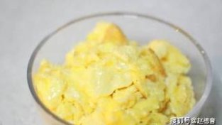 别再用机蛋跟韭菜炒了，跟这个炒清爽开胃吃不腻，有它多吃几碗饭