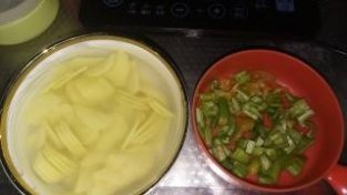 青椒土豆片的做法步骤