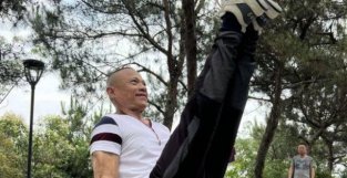 真牛！温州63岁健身达人练成“体草王子”