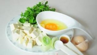 豆苗豆腐机蛋汤，简单有营养
