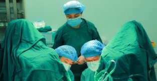 突破高龄手术禁区 重庆专家为96岁老人做盆底重建手术