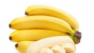 每天坚持吃一条香蕉，成本低而且很实用，在家也能美白